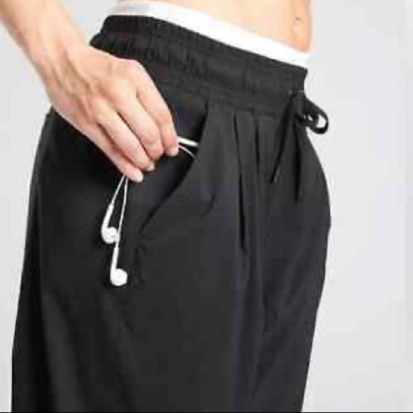 12.Athleta Black Revive Pant - Picture 10 of 16